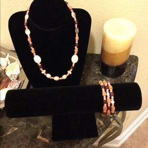 Necklace and bracelet set